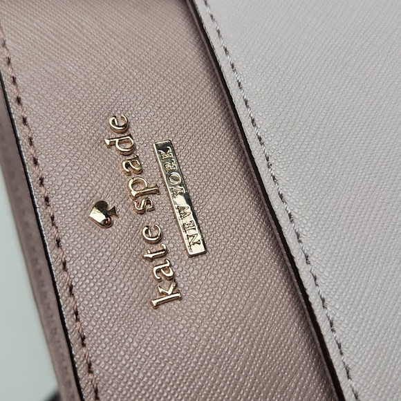 Kate Spade Small Handbag in Two-Tone Lavender/Purple Colorway - Like New - Picture 4 of 12